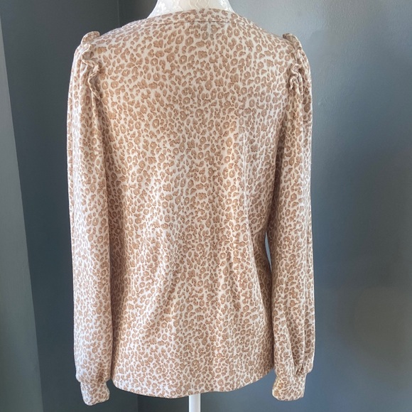 Banana Republic Animal Print Sweater - Picture 7 of 8